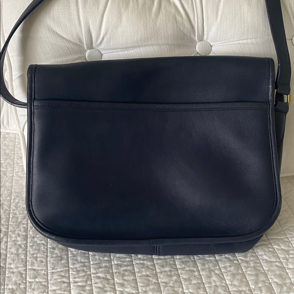 Vintage Coach Citi bag style 9790 in navy blue leather with brass hardware - Picture 3 of 8